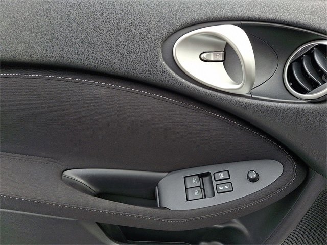 Used 2019 Nissan 370Z Roadster image 11