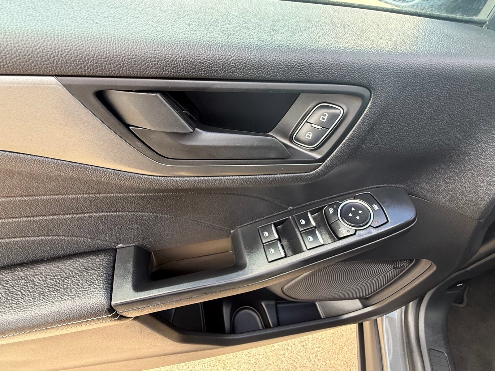 Certified 2025 Ford Escape Active AWD/4WD image 14
