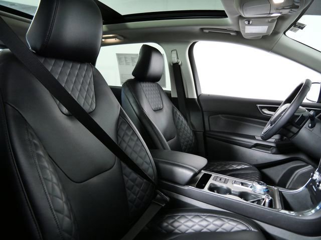 Certified 2024 Ford Edge Titanium w/ Equipment Group 301A AWD/4WD image 11