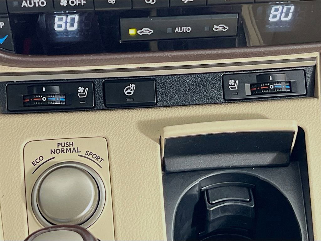 Used 2018 Lexus ES 350 w/ Navigation System Package image 26