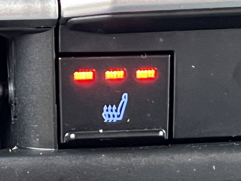 Used 2021 Toyota Sienna XSE image 28