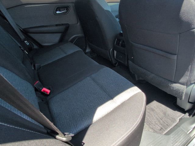 Used 2023 Nissan Rogue SV FWD image 17