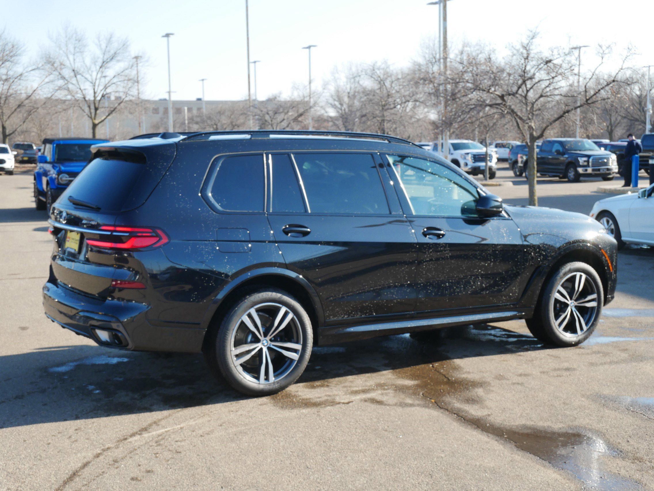 Used 2023 BMW X7 xDrive40i w/ Executive Package image 8