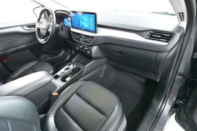 Certified 2025 Ford Escape Platinum AWD/4WD image 34
