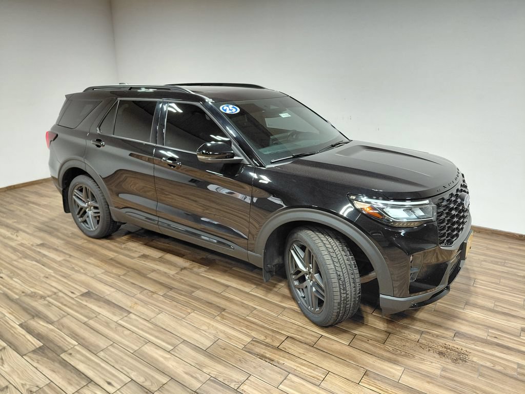 Certified 2025 Ford Explorer ST-Line w/ Premium Package AWD/4WD image 19