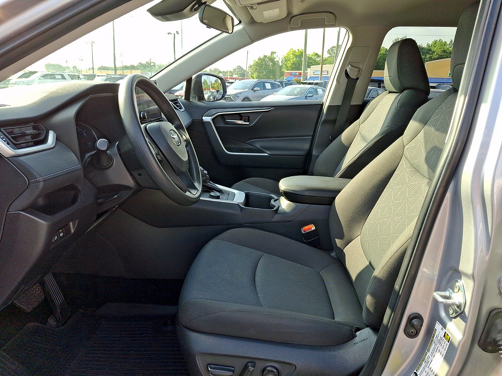 Used 2025 Toyota RAV4 XLE AWD/4WD image 11