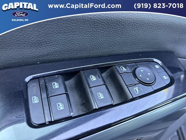 Used 2022 Nissan Pathfinder SL FWD image 21