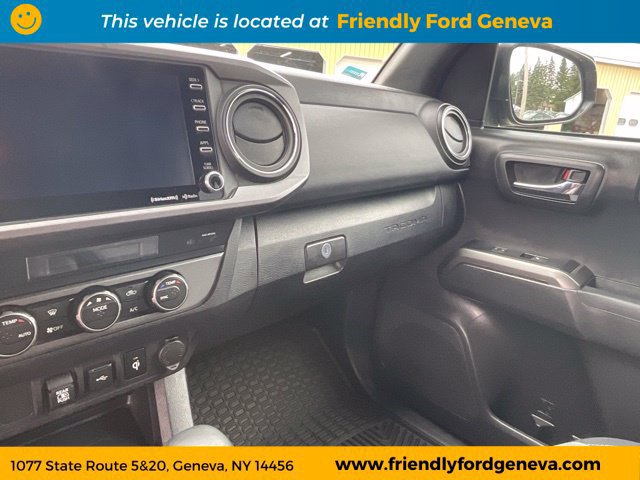 Used 2022 Toyota Tacoma TRD Sport AWD/4WD image 39