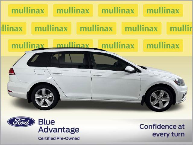 Used 2018 Volkswagen Golf SE FWD image 2