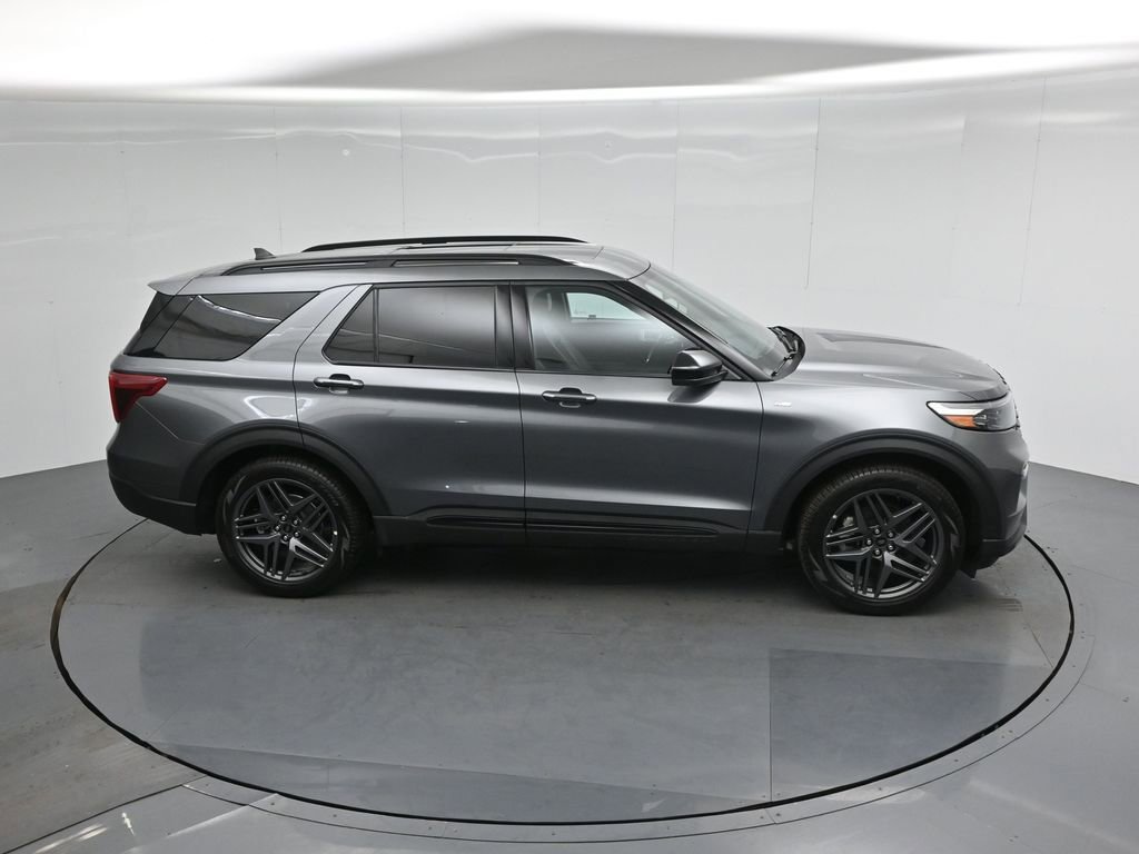 Certified 2024 Ford Explorer ST-Line w/ Class IV Trailer Tow Package RWD image 35
