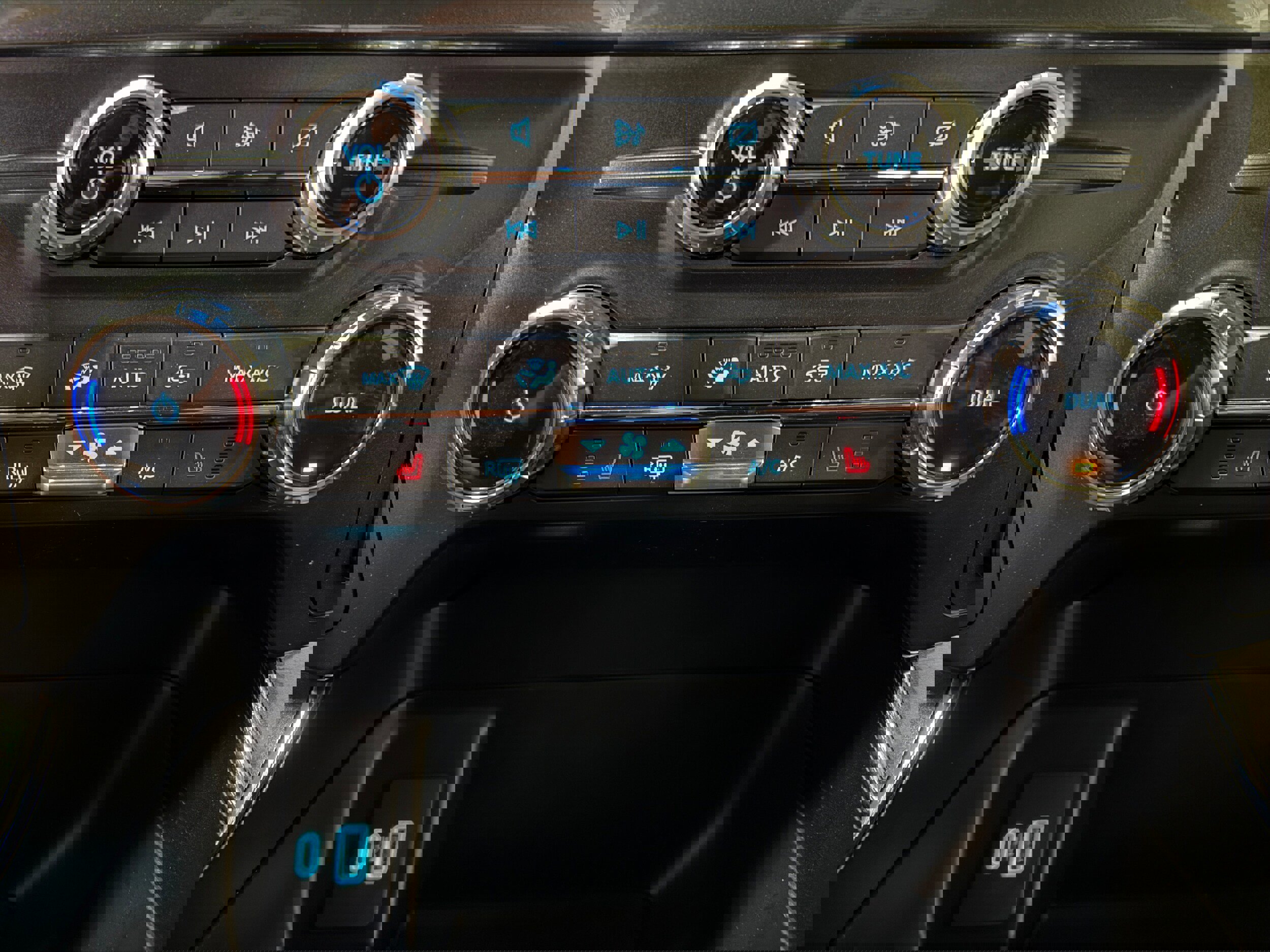 Certified 2022 Ford F150 XLT w/ Equipment Group 302A High image 27