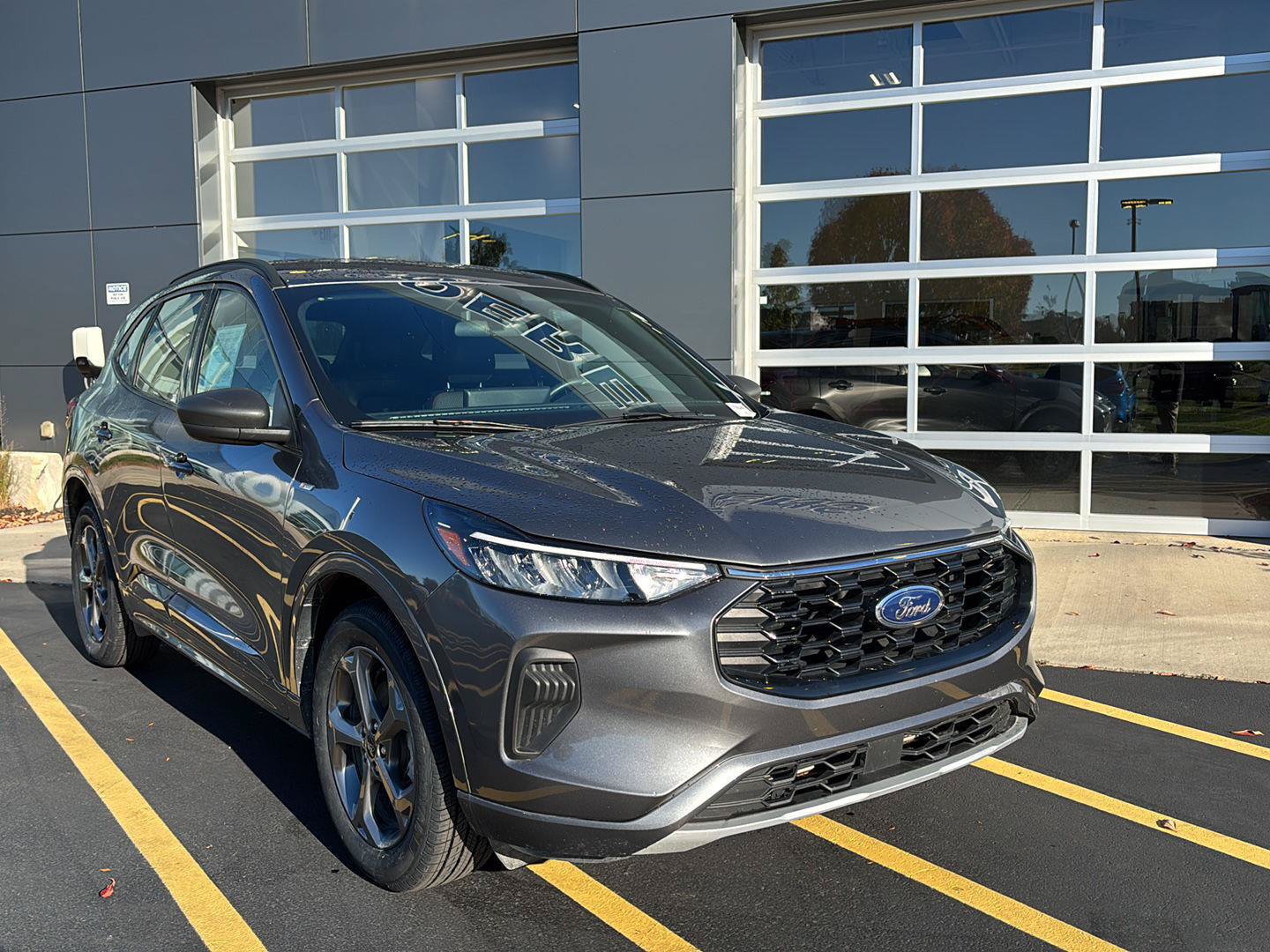 Certified 2023 Ford Escape ST-Line w/ Tech Pack #1 AWD/4WD image 4