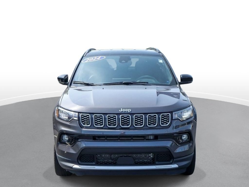 Used 2024 Jeep Compass Limited AWD/4WD image 2