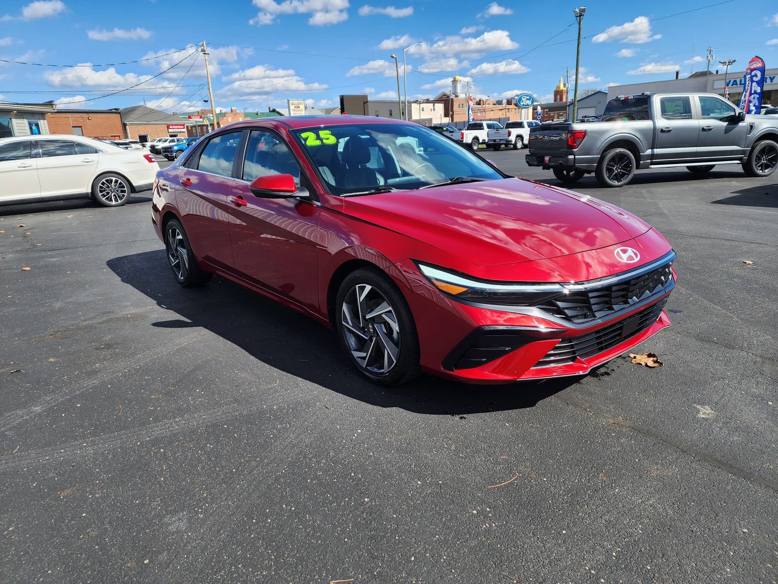 Used 2025 Hyundai Elantra Limited image 7