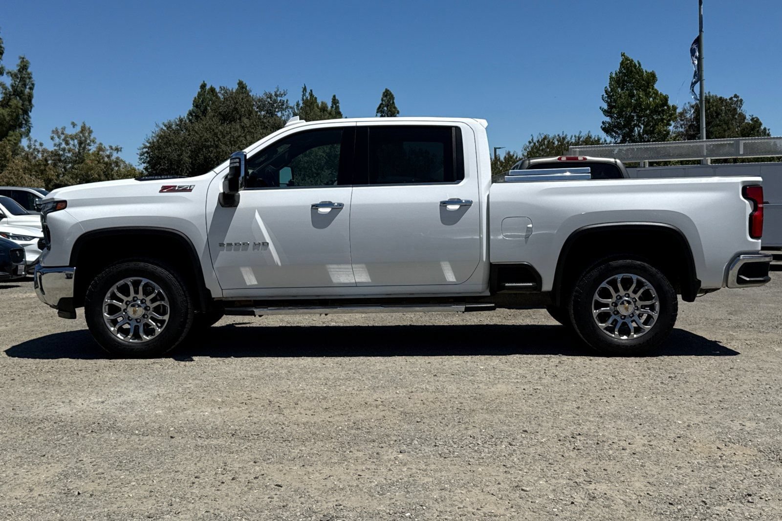 Used 2024 Chevrolet Silverado 2500 LTZ w/ LTZ Premium Package AWD/4WD image 7