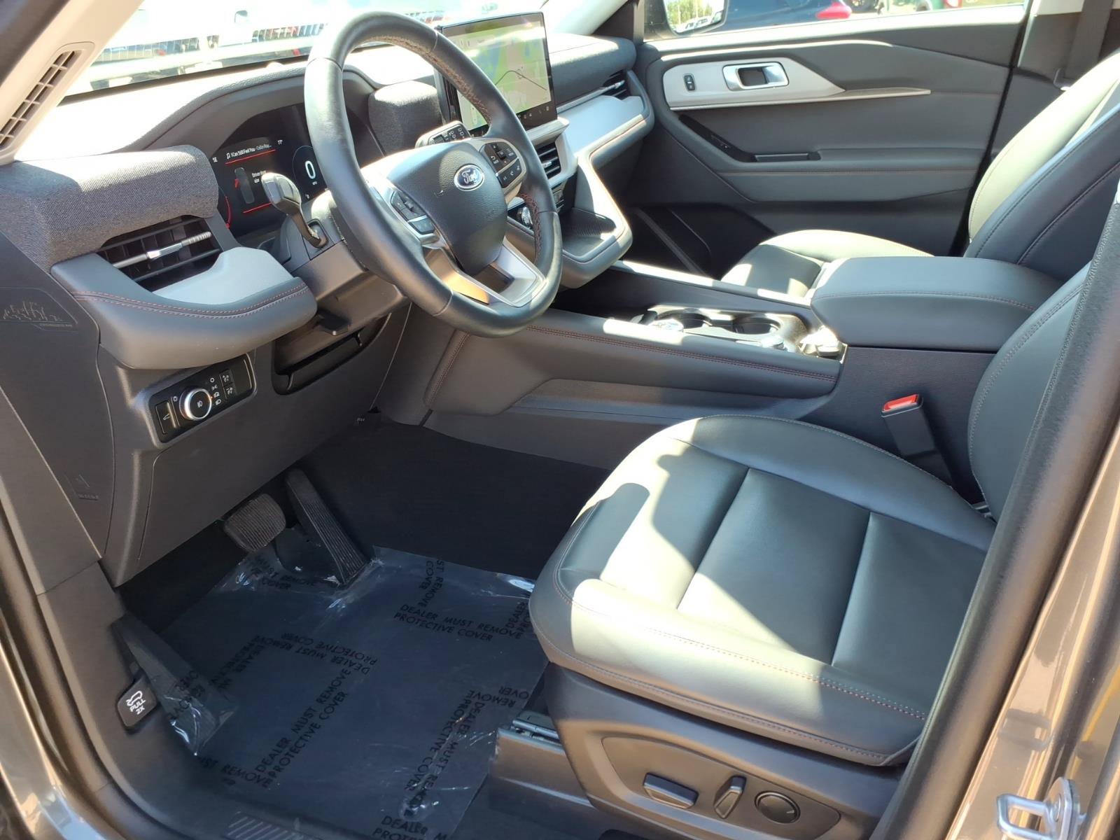Certified 2025 Ford Explorer Active w/ Active Comfort Package AWD/4WD image 11