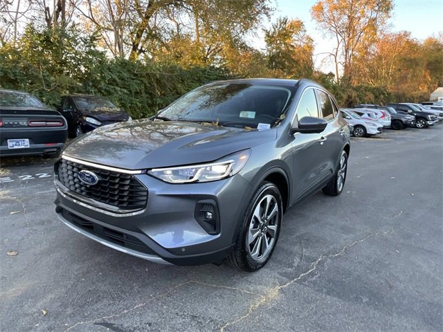 Certified 2025 Ford Escape Platinum w/ Premium Technology Package image 7