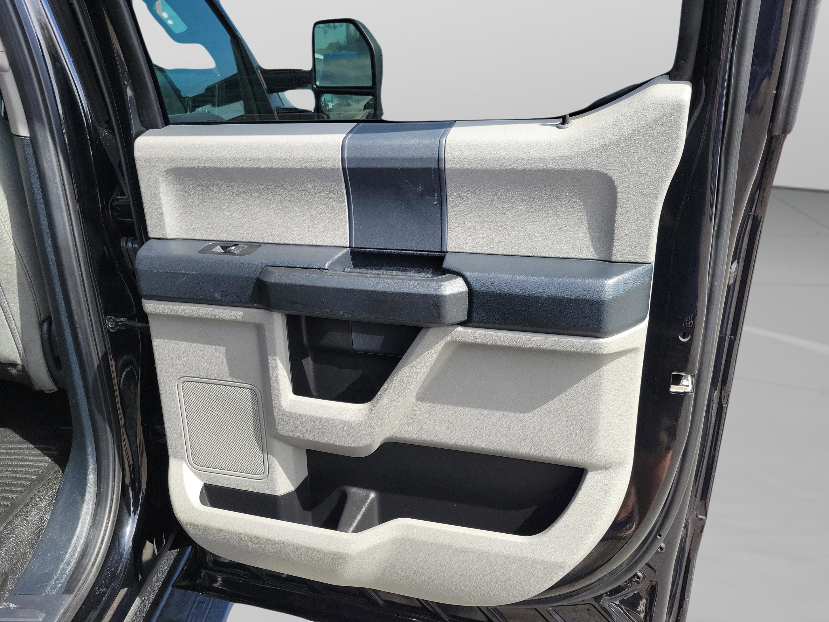 Certified 2022 Ford F350 XL w/ Power Equipment Group image 24