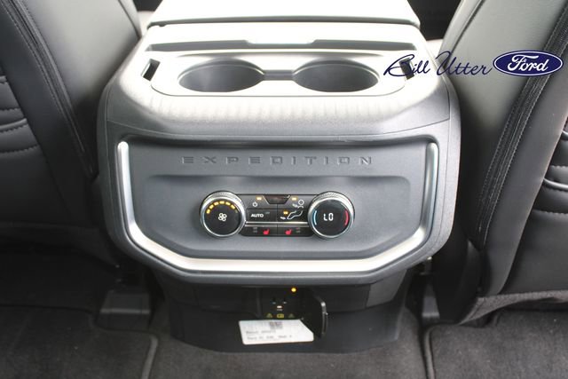 Certified 2025 Ford Expedition Max Platinum w/ Driver's Package AWD/4WD image 15