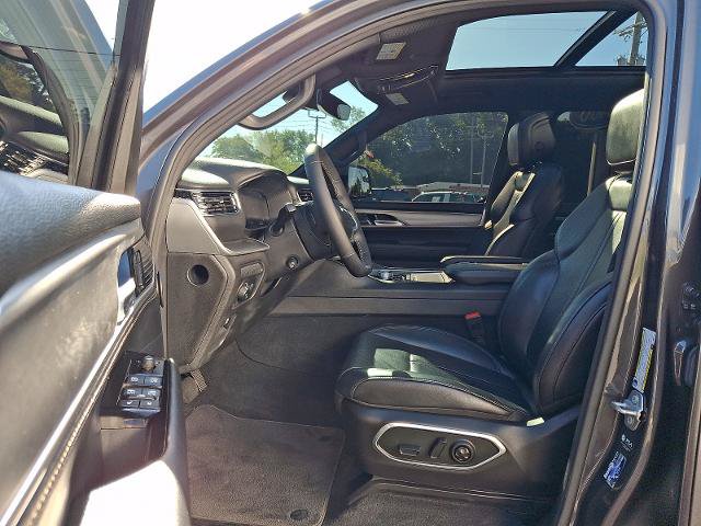Used 2025 Jeep Wagoneer 4WD w/ Premium Group I image 14