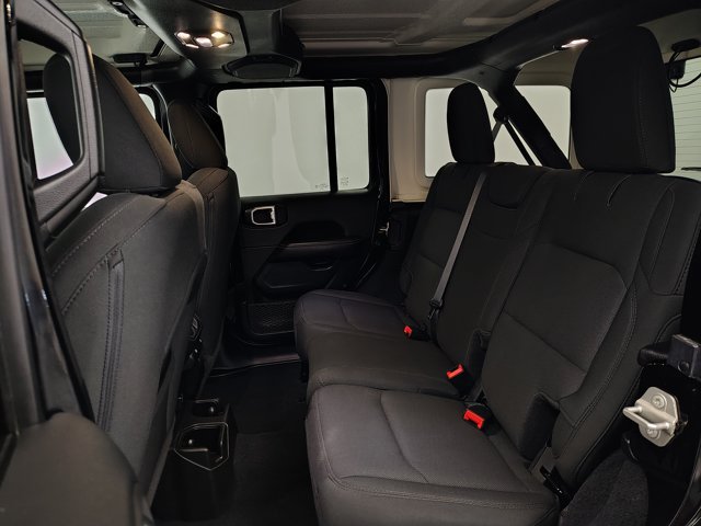 Used 2023 Jeep Wrangler Unlimited Sahara w/ Cold Weather Group AWD/4WD image 24