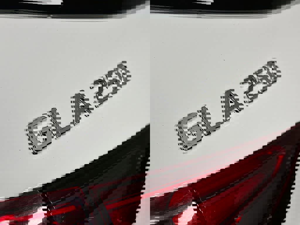 Used 2025 Mercedes-Benz GLA 250 4MATIC image 10