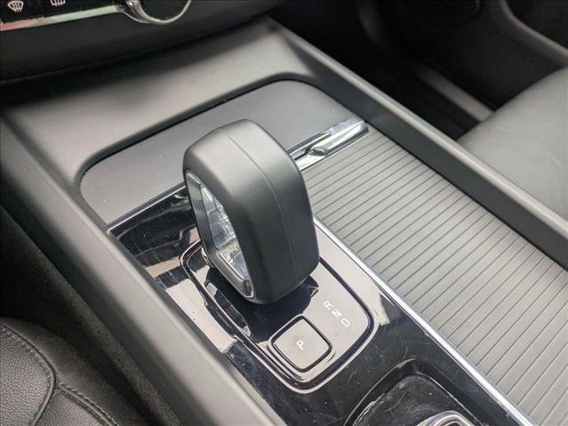 Used 2025 Volvo XC60 B5 Core image 15