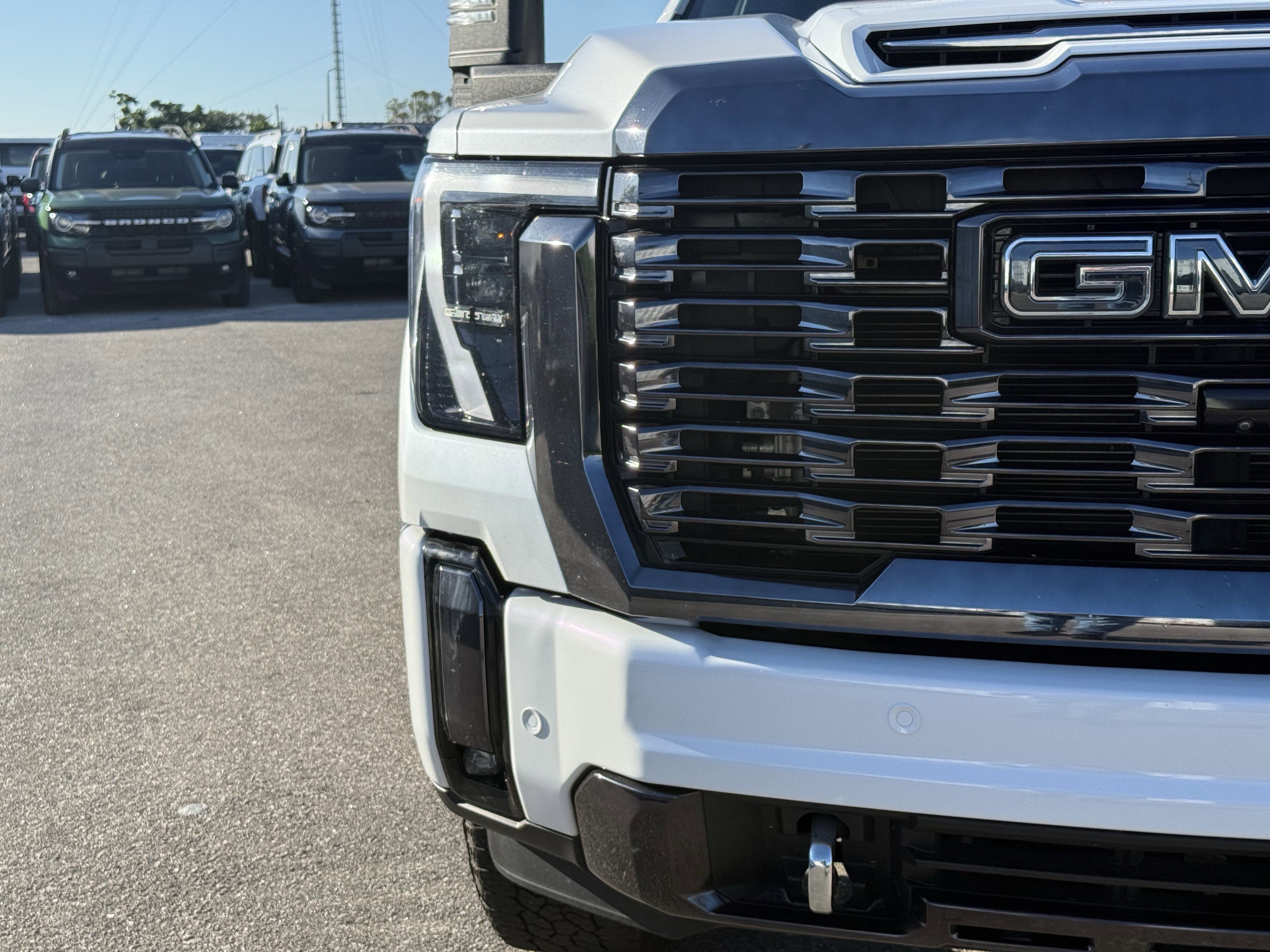 Used 2024 GMC Sierra 2500 Denali Ultimate image 9