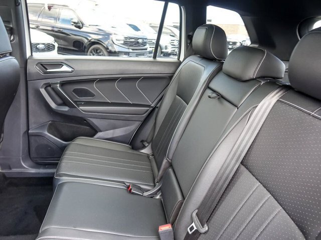 Used 2023 Volkswagen Tiguan SE R-Line AWD/4WD image 18