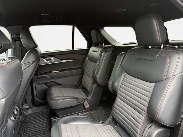 Certified 2025 Ford Explorer ST-Line AWD/4WD image 13