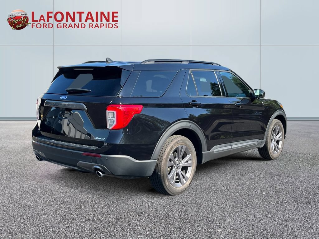 Certified 2023 Ford Explorer XLT w/ Equipment Group 202A AWD/4WD image 7