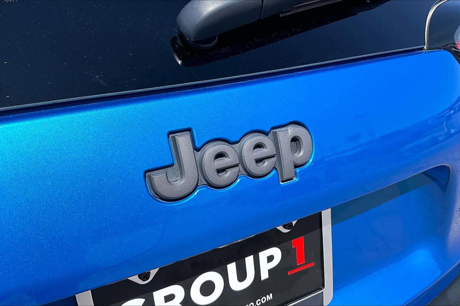 Used 2021 Jeep Cherokee Trailhawk w/ Technology Group AWD/4WD image 30