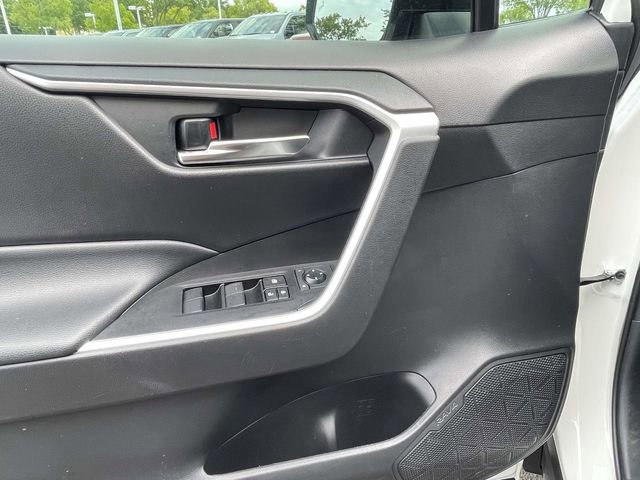 Used 2021 Toyota RAV4 XLE FWD image 11