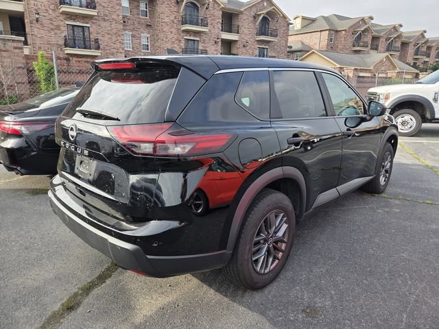 Used 2024 Nissan Rogue S FWD image 10
