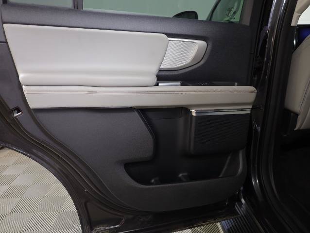 Certified 2025 Ford Expedition Active AWD/4WD image 30