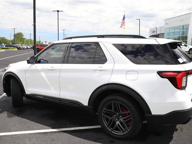 Certified 2025 Ford Explorer ST-Line w/ ST-Line Street Pack AWD/4WD image 14
