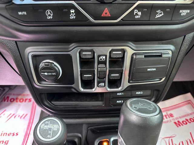 Used 2019 Jeep Wrangler Unlimited Sahara w/ Quick Order Package 24M Moab AWD/4WD image 15