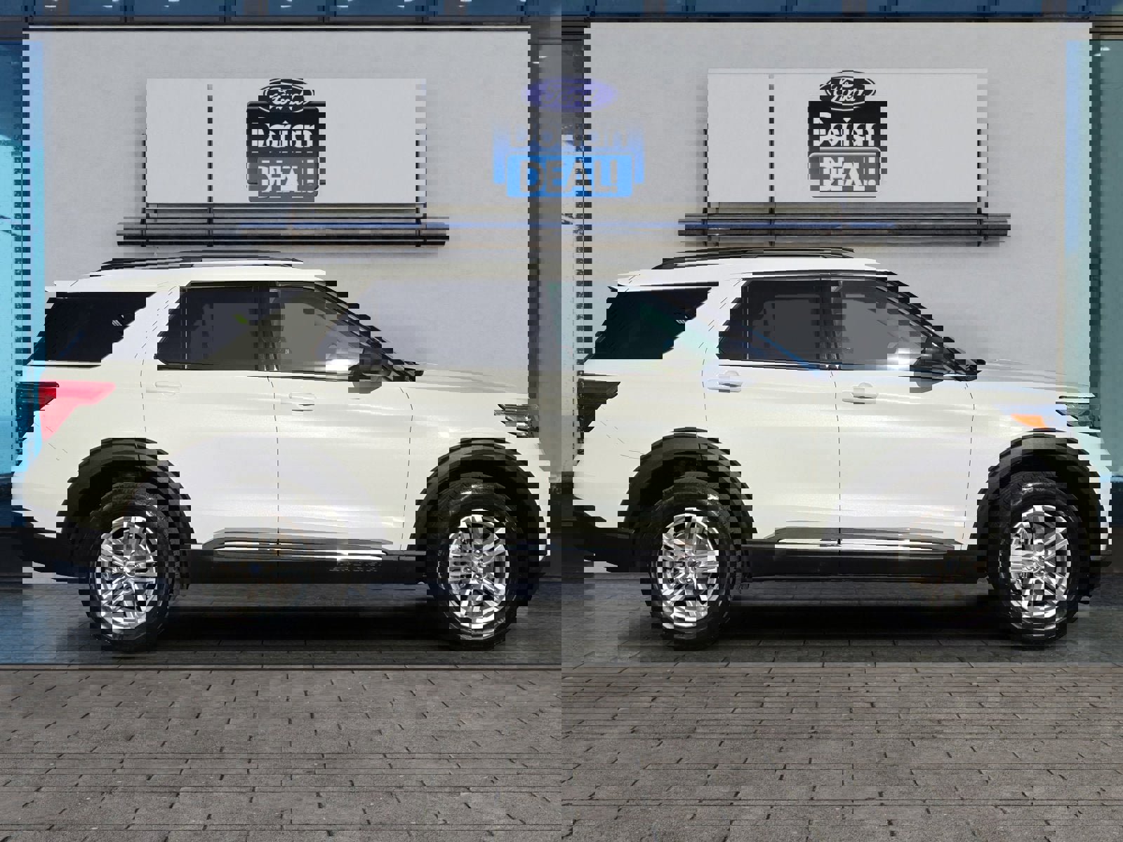 Certified 2023 Ford Explorer XLT w/ Equipment Group 202A image 6