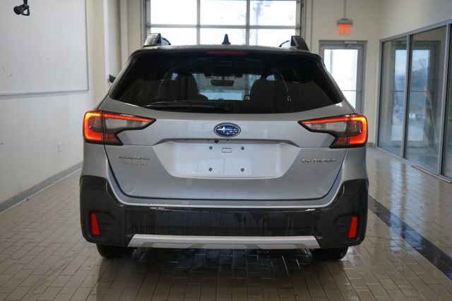 Used 2021 Subaru Outback Limited image 12