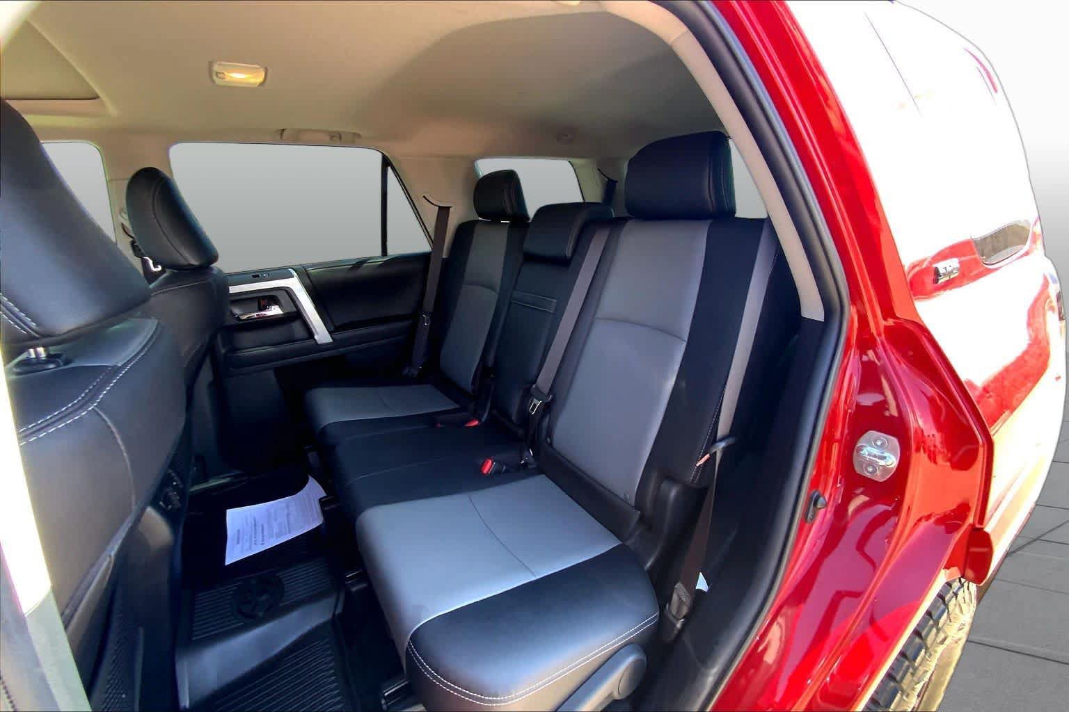 Used 2022 Toyota 4Runner SR5 Premium w/ Moonroof Package AWD/4WD image 20