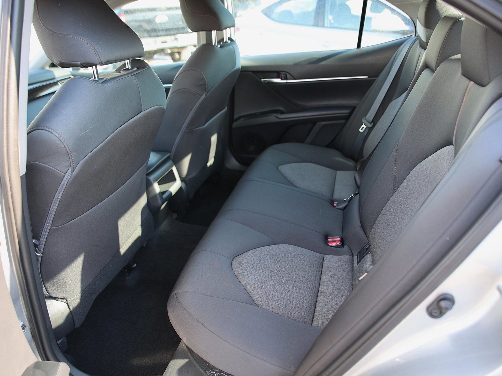 Used 2020 Toyota Camry LE image 20