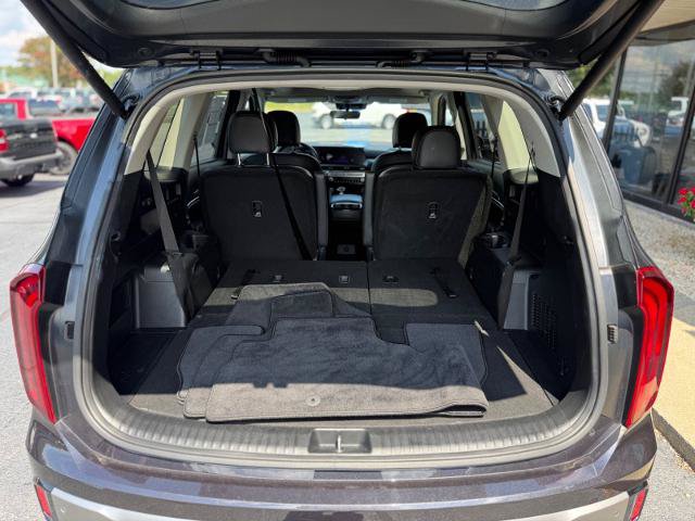Used 2025 Kia Telluride S FWD image 16