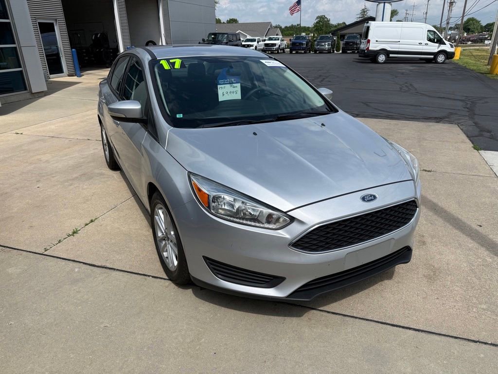 Certified 2017 Ford Focus SE FWD image 3