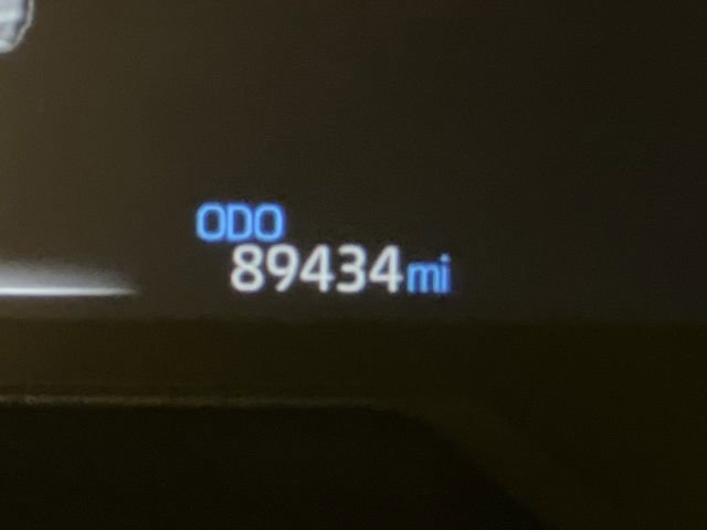 Used 2021 Toyota RAV4 Limited image 18