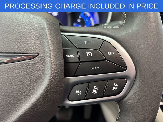 Used 2023 Chrysler Pacifica Touring-L FWD image 18