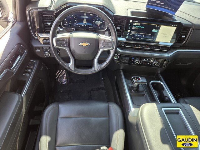 Used 2022 Chevrolet Silverado 1500 LTZ w/ Technology Package AWD/4WD image 13