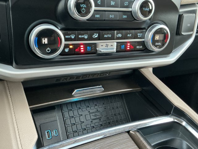 Certified 2024 Ford Expedition Limited AWD/4WD image 17