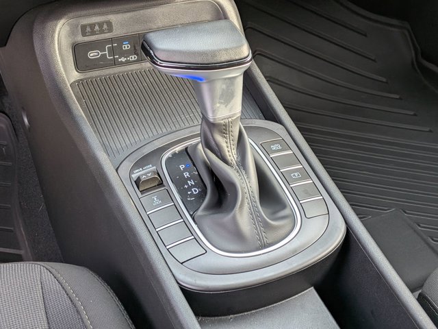Used 2025 Hyundai Kona SEL image 24