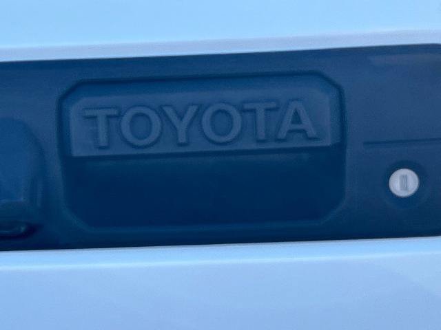 Used 2023 Toyota Tacoma TRD Off-Road w/ Technology Package AWD/4WD image 26