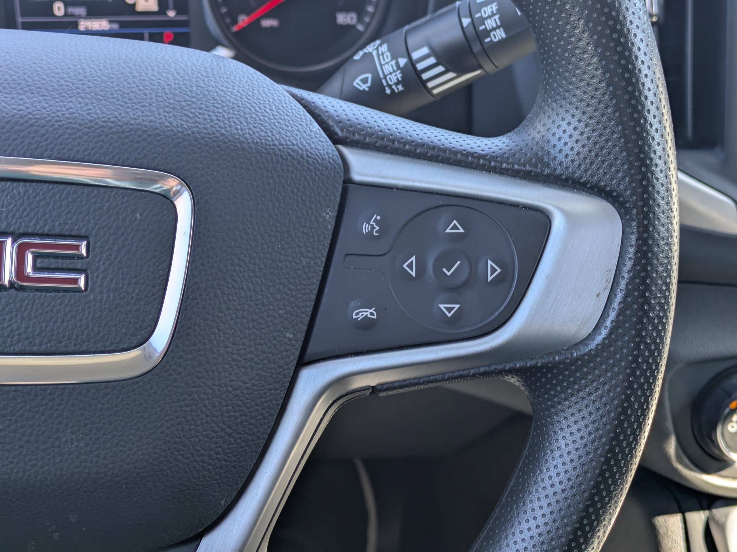 Used 2024 GMC Terrain SLE image 18